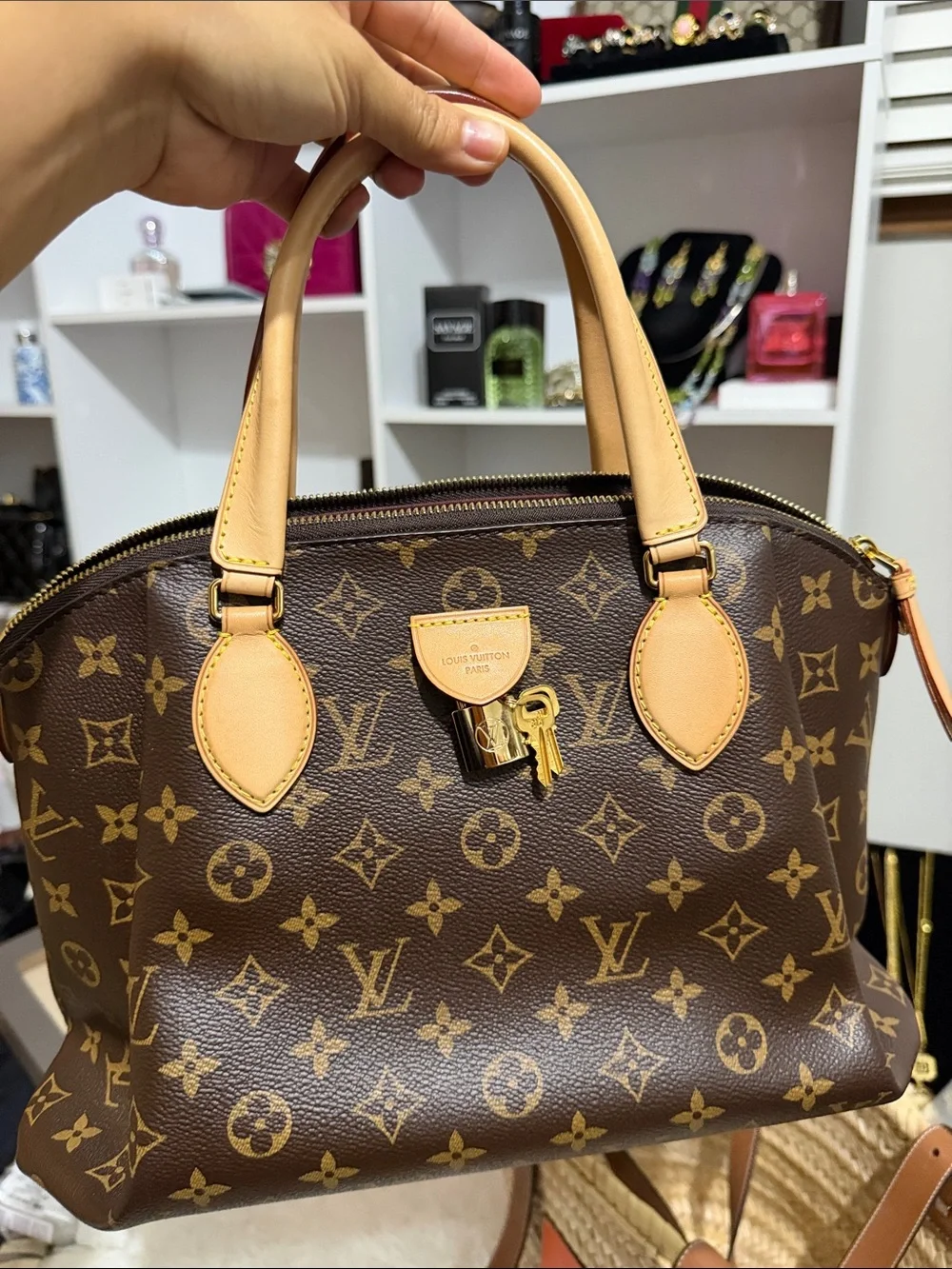 Louis Vuitton structured alma